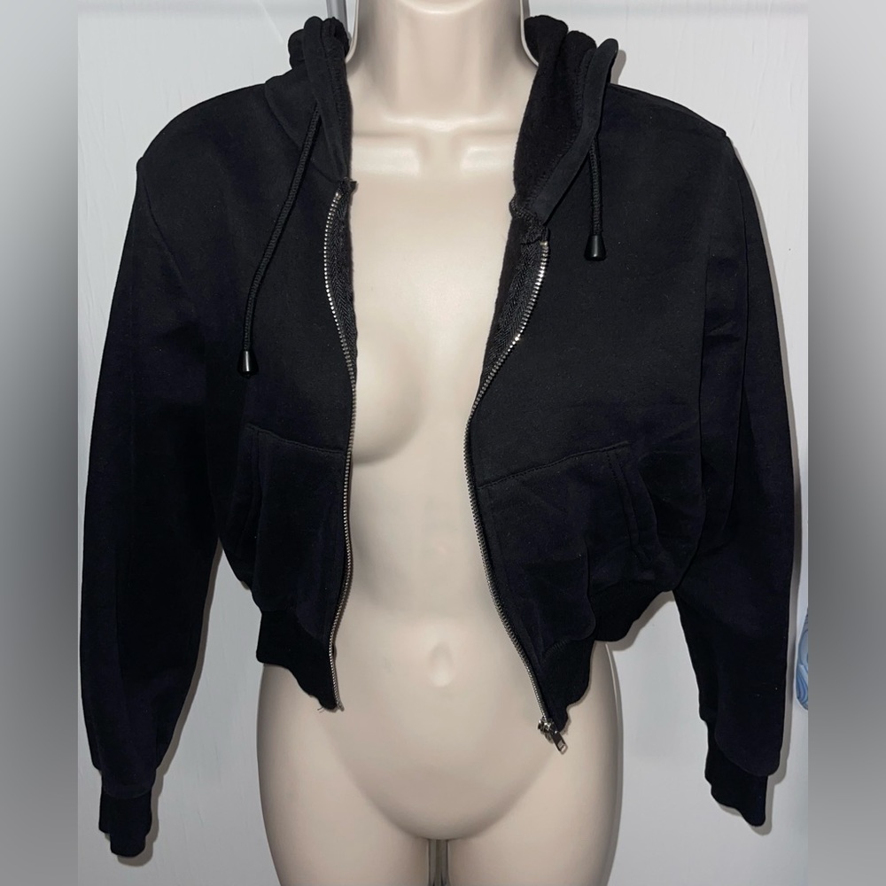 Cropped black zip up